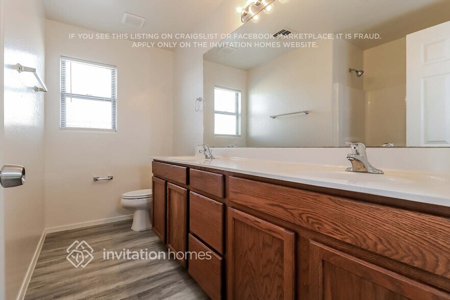 Building Photo - 25842 W Gibson Ln