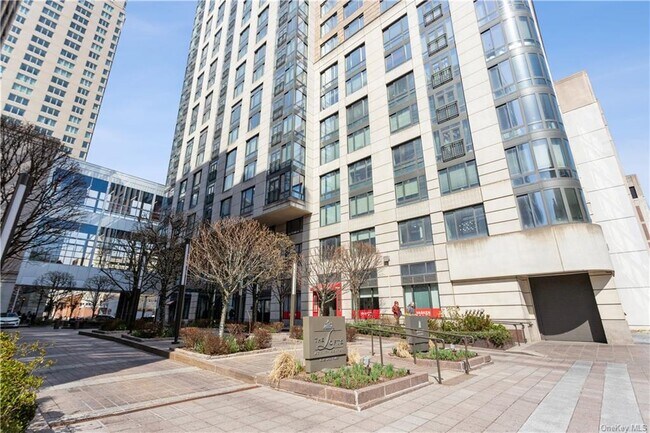 Building Photo - 10 City Pl