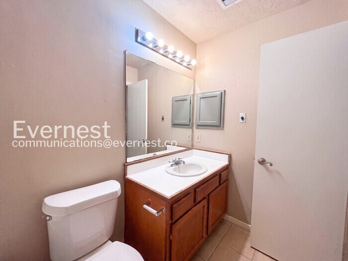 Building Photo - 8602 Laurel Trails Dr