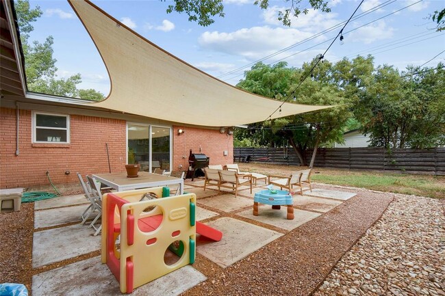 Building Photo - 1500 Northridge Dr