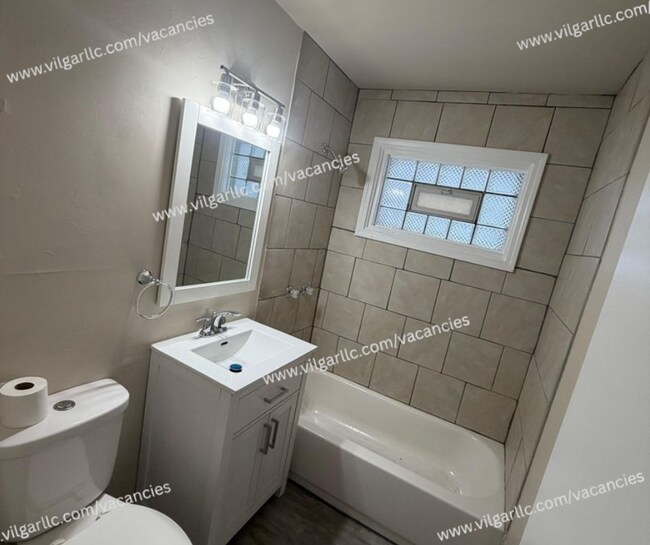 Building Photo - Cozy 3 Bedrooms • 1 Bathroom house in Gary, IN