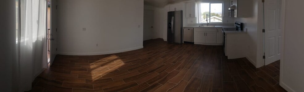 Building Photo - 147 E 116th Pl