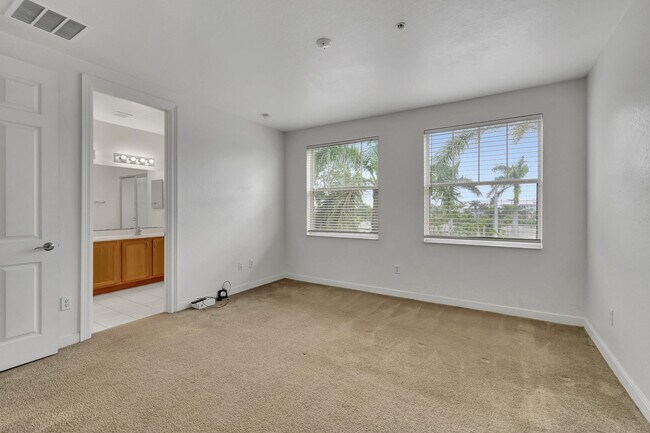 Building Photo - 770 Millbrae Ct