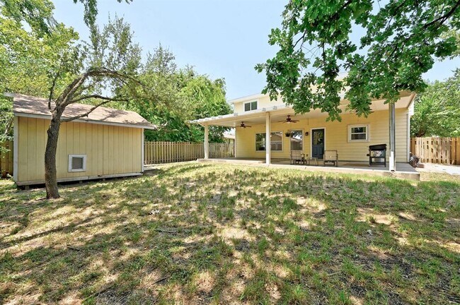 Building Photo - 252 Fall Creek Dr