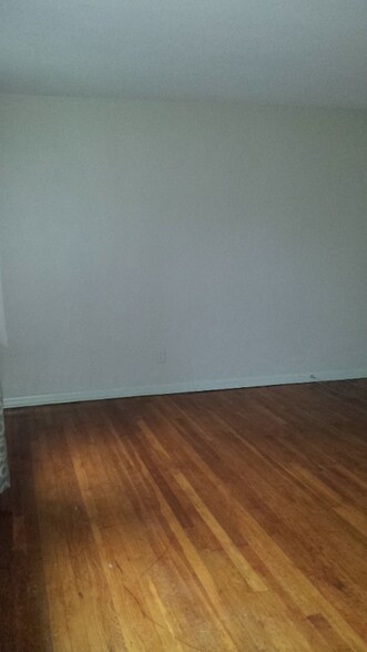 Building Photo - 4919 Fuller Dr