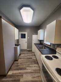 Building Photo - 417 Taylor Ave