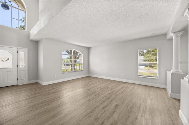 Building Photo - 724 Tahiti Dr