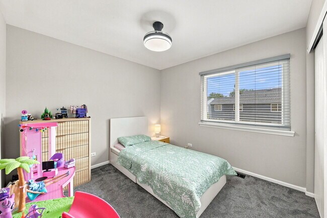 Building Photo - 2052 Shady Grove Ct