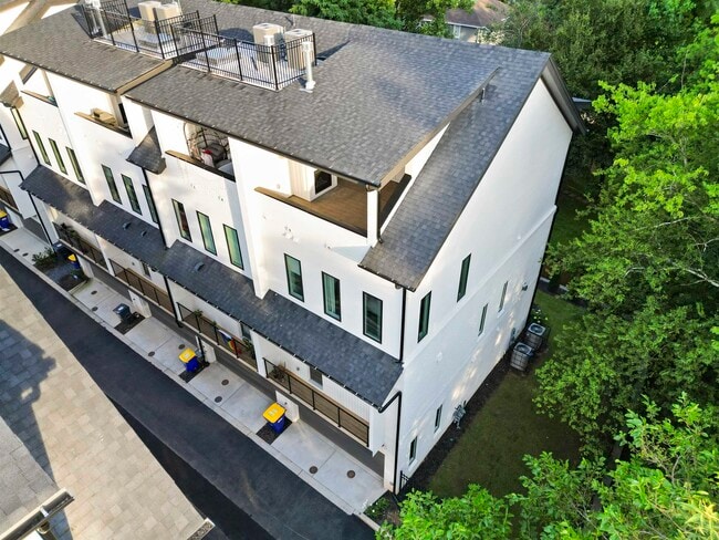 Building Photo - 2347 Hosea L Williams Dr NE