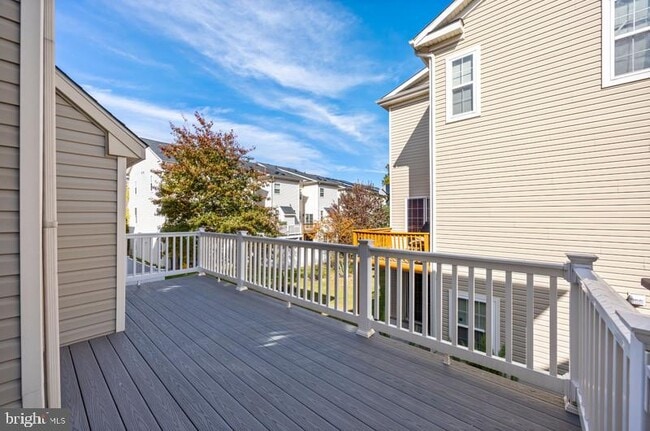 Building Photo - 844 Oriole Ave