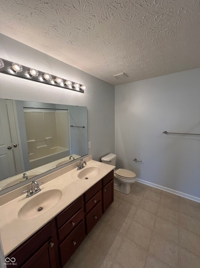 Building Photo - 9451 Glencroft Way