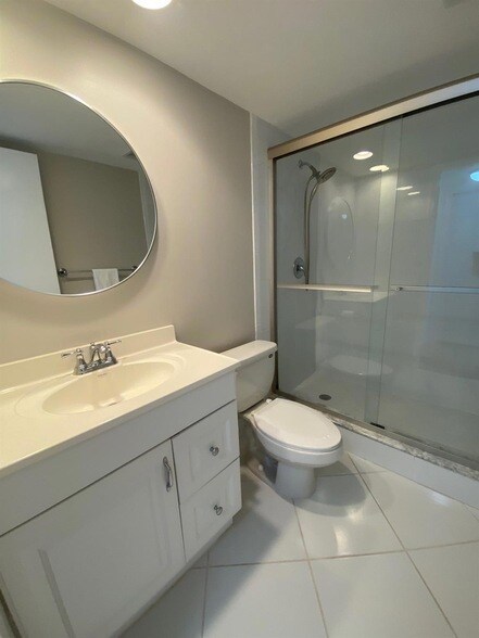 Building Photo - 3051 N Course Dr