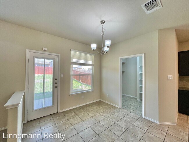 Building Photo - 4 br, 2.5 bath House - 3311 Lorne Drive