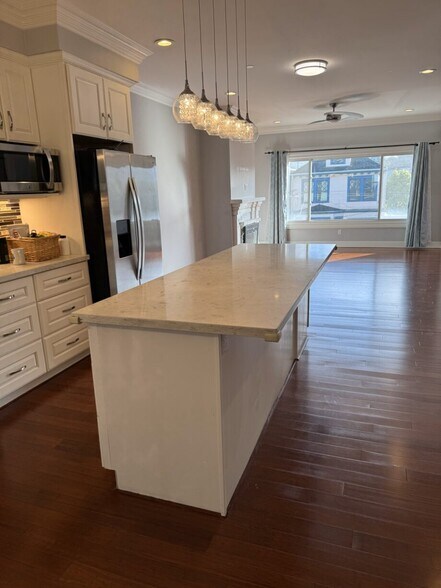 Building Photo - 1334 Anza St