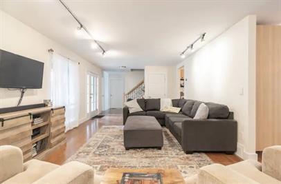 Building Photo - 410 Westview Ct
