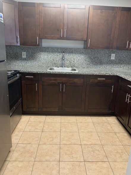 Building Photo - 6130 W 19th Ave