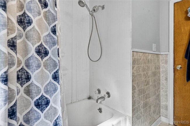 Building Photo - 116 Springville Ave