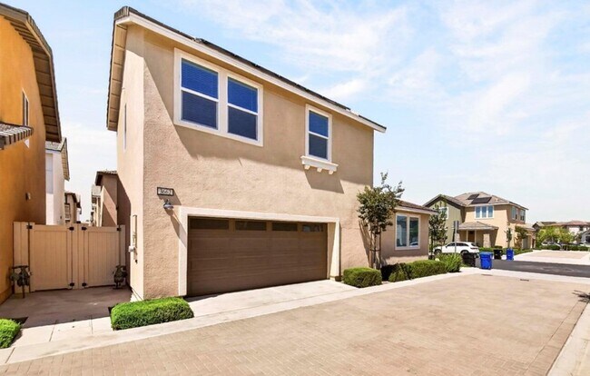 Building Photo - 3662 Basanite Ave