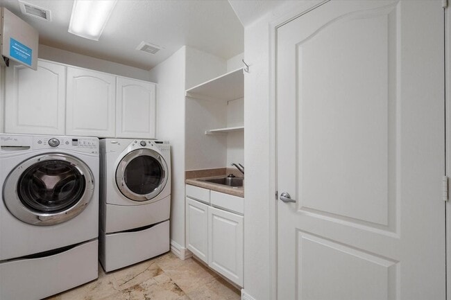 Building Photo - 13706 N 96th Pl