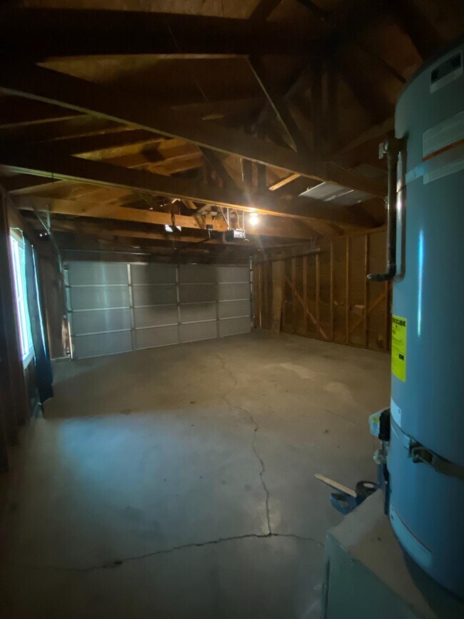 Building Photo - 367 Strauss Ln