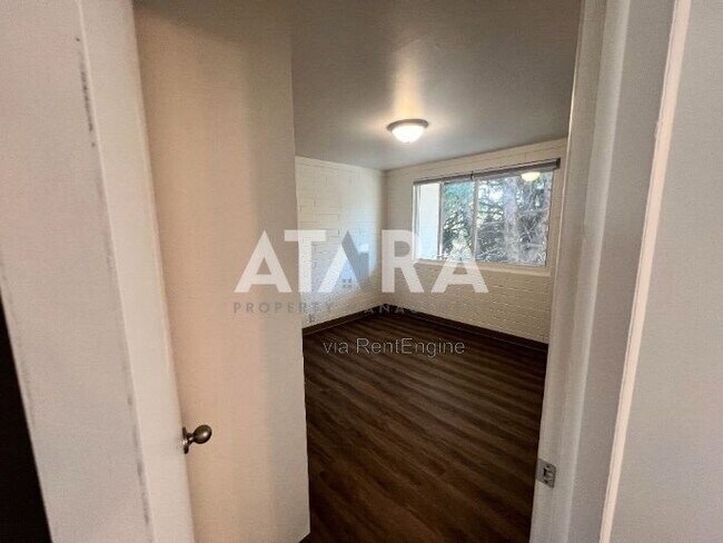 Building Photo - 461 Locust St
