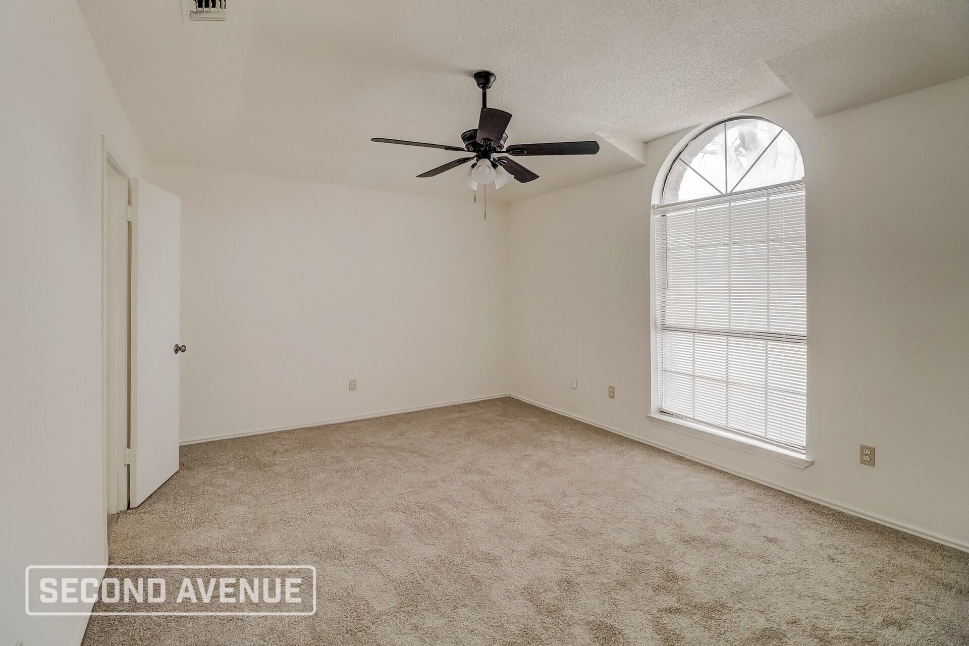 Building Photo - 8802 Briarwood Dr