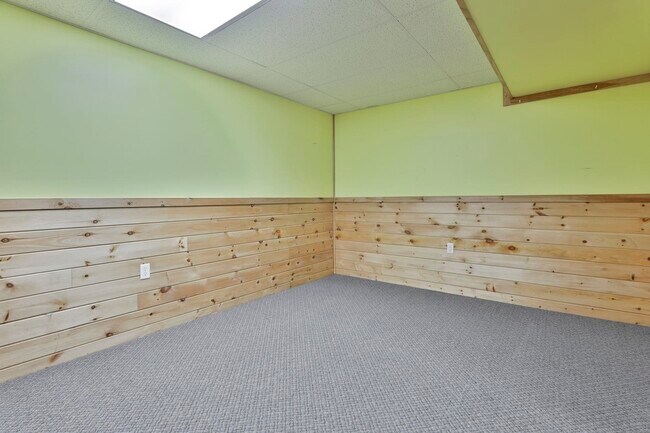 Building Photo - 98 Barbara Ln