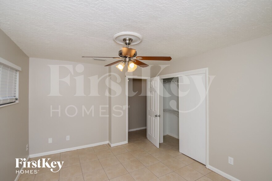 Building Photo - 1056 Matador Dr