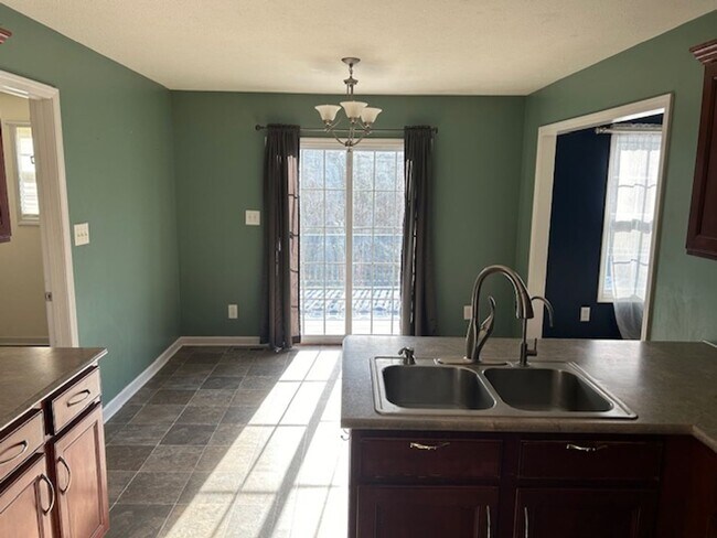 Building Photo - 3304 Heatherwood Trace