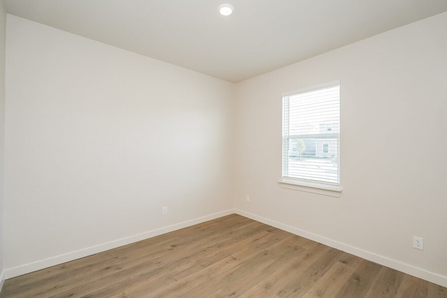 Building Photo - 1312 Tilton Dr