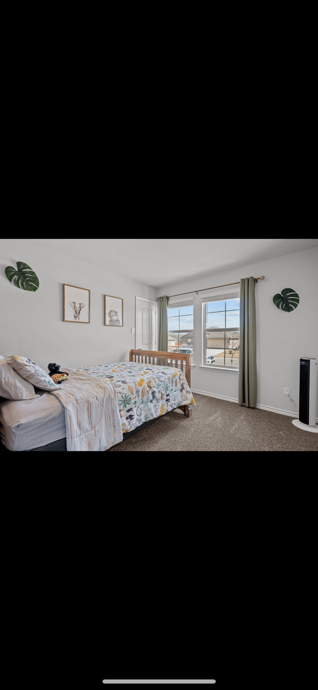 Building Photo - 3885 Lorenzen Ct