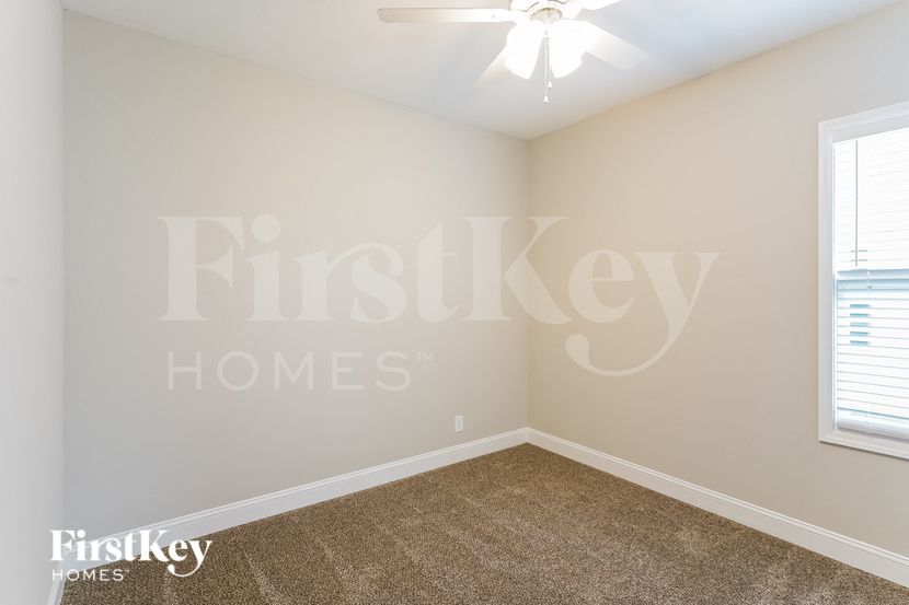 Building Photo - 623 Alvin Rd