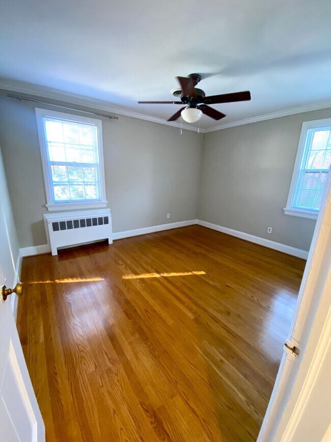 Building Photo - 3910 Cary Street Rd