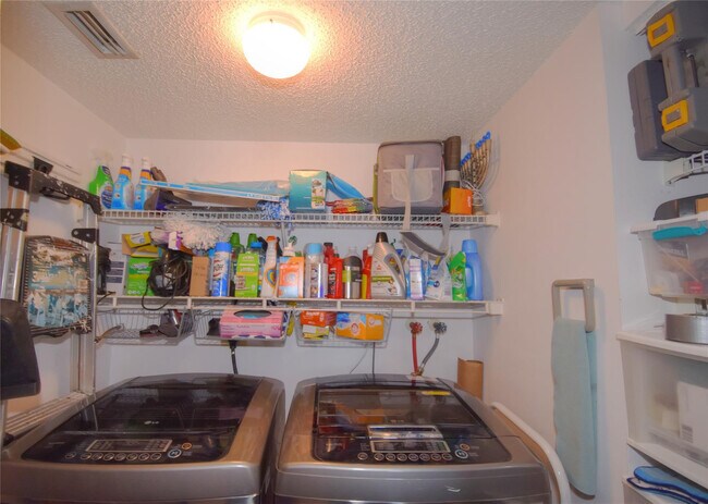 Building Photo - 2238 N Cypress Bend Dr