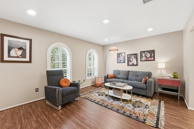 Building Photo - 2234 Willow Point Dr