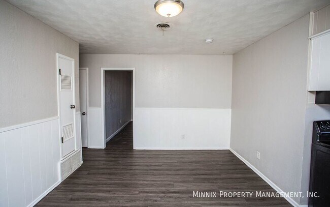 Building Photo - 3403 Bangor Dr