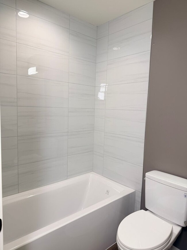 Building Photo - Brand New 3bd Townhome!