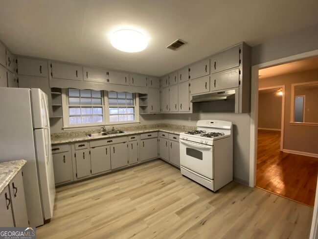 Building Photo - 4035 S Bogan Rd