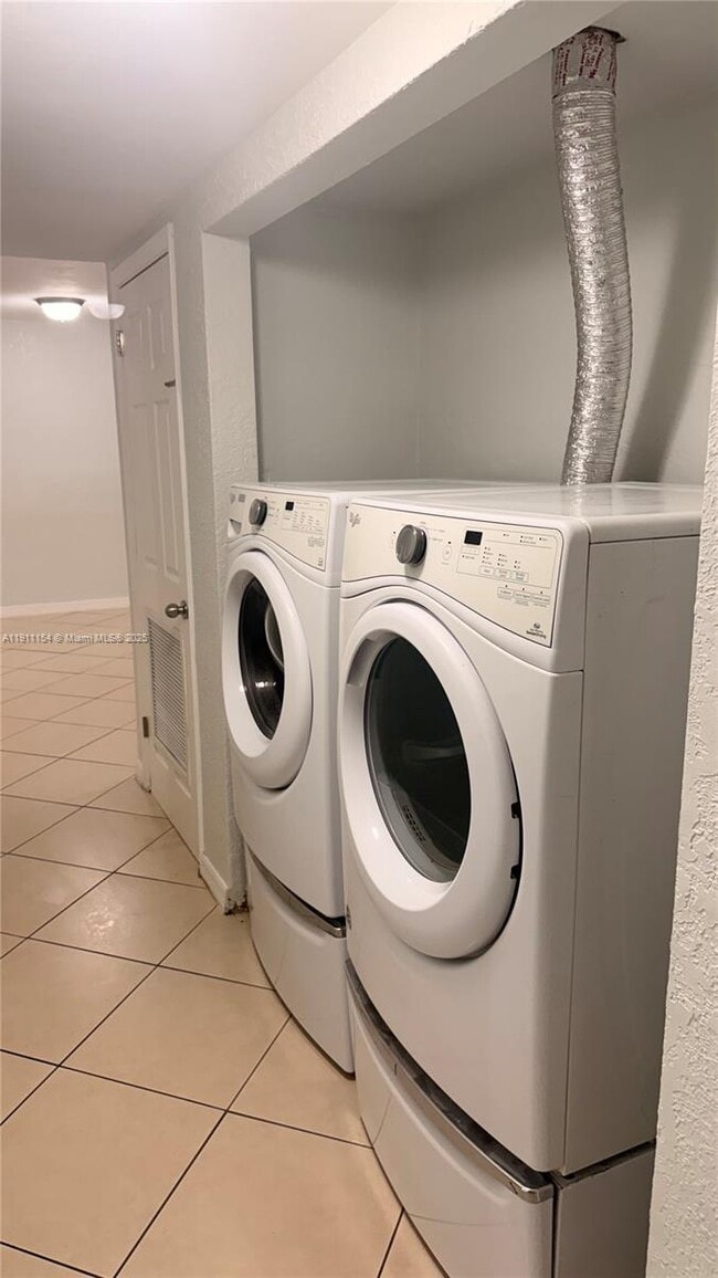 Building Photo - 7430 Miami Lakes Dr