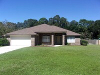 Building Photo - Beautiful Home on 1/2 AC Lot!