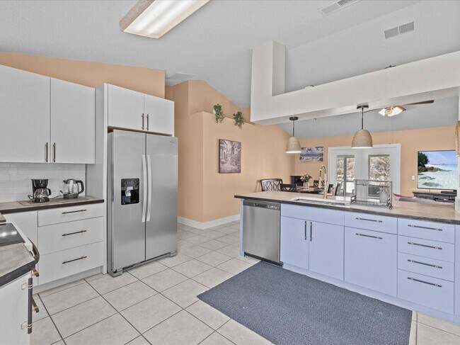 Building Photo - 226 Windward Way