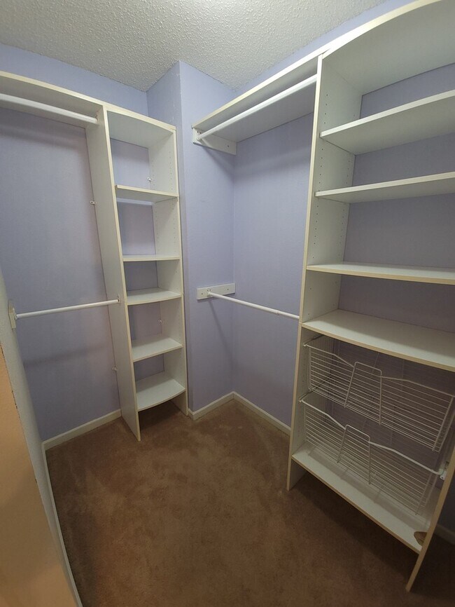 Building Photo - Exquisite Fishers Home