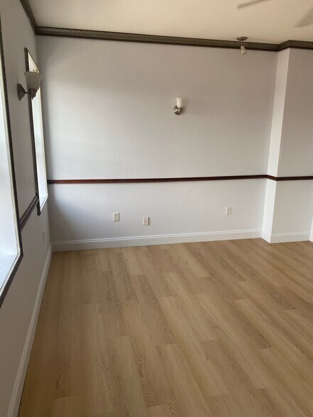 Building Photo - 1841 W Lexington St