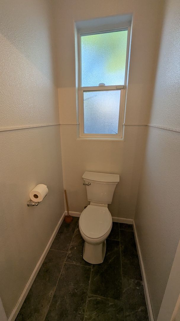 Building Photo - Immaculate 4 Bedroom 2.5 Bath Home in Sierra Meadows