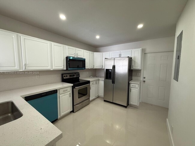 Building Photo - 1494 W 34th St