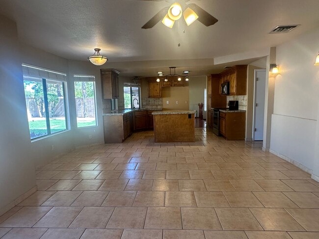 Building Photo - PALISADES AT VAL VISTA LAKES