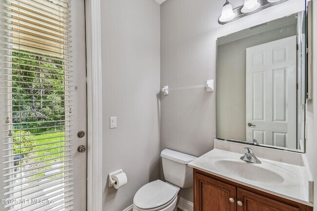 Building Photo - 263 Stonewell Dr