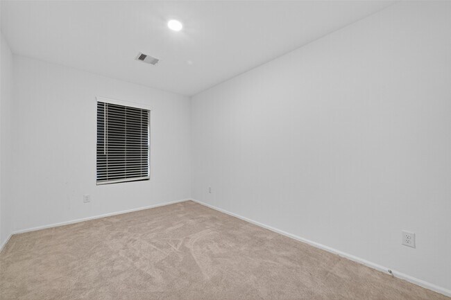 Building Photo - 9007 Estes Lks Dr