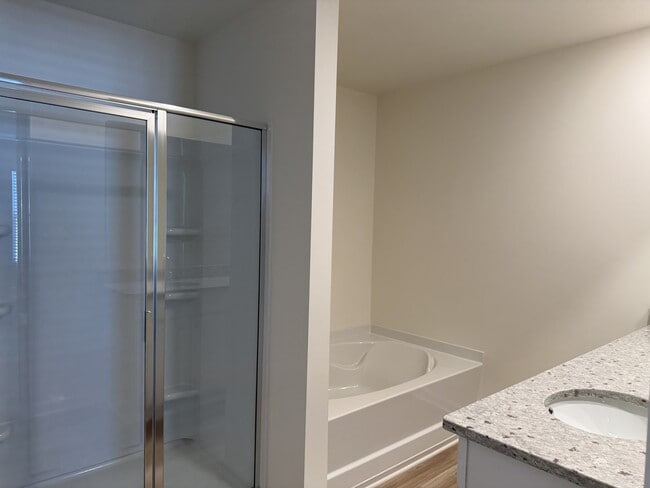 Building Photo - 1583 Salem Dr