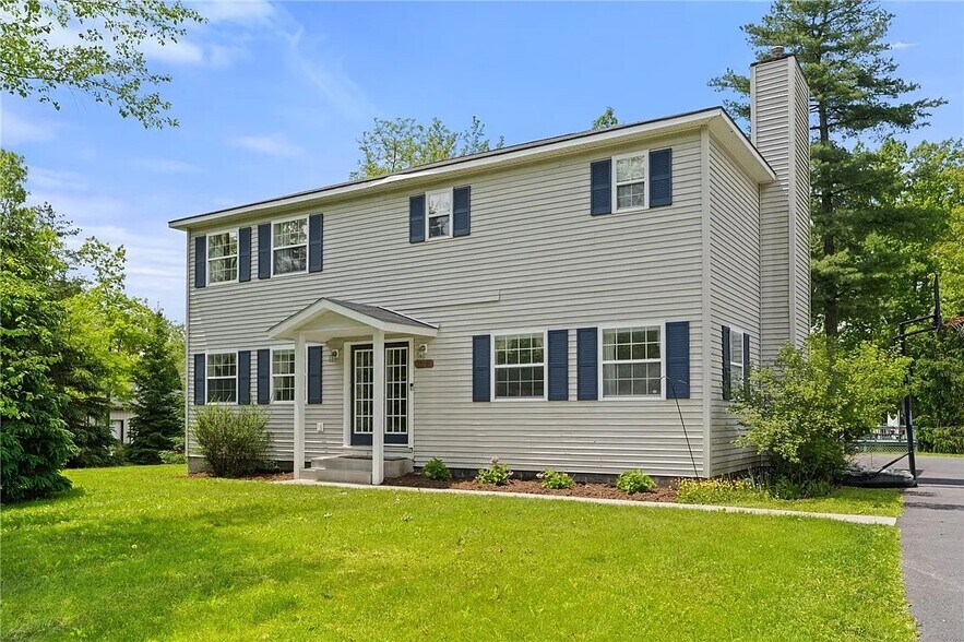 Primary Photo - 104 Briarwood Dr